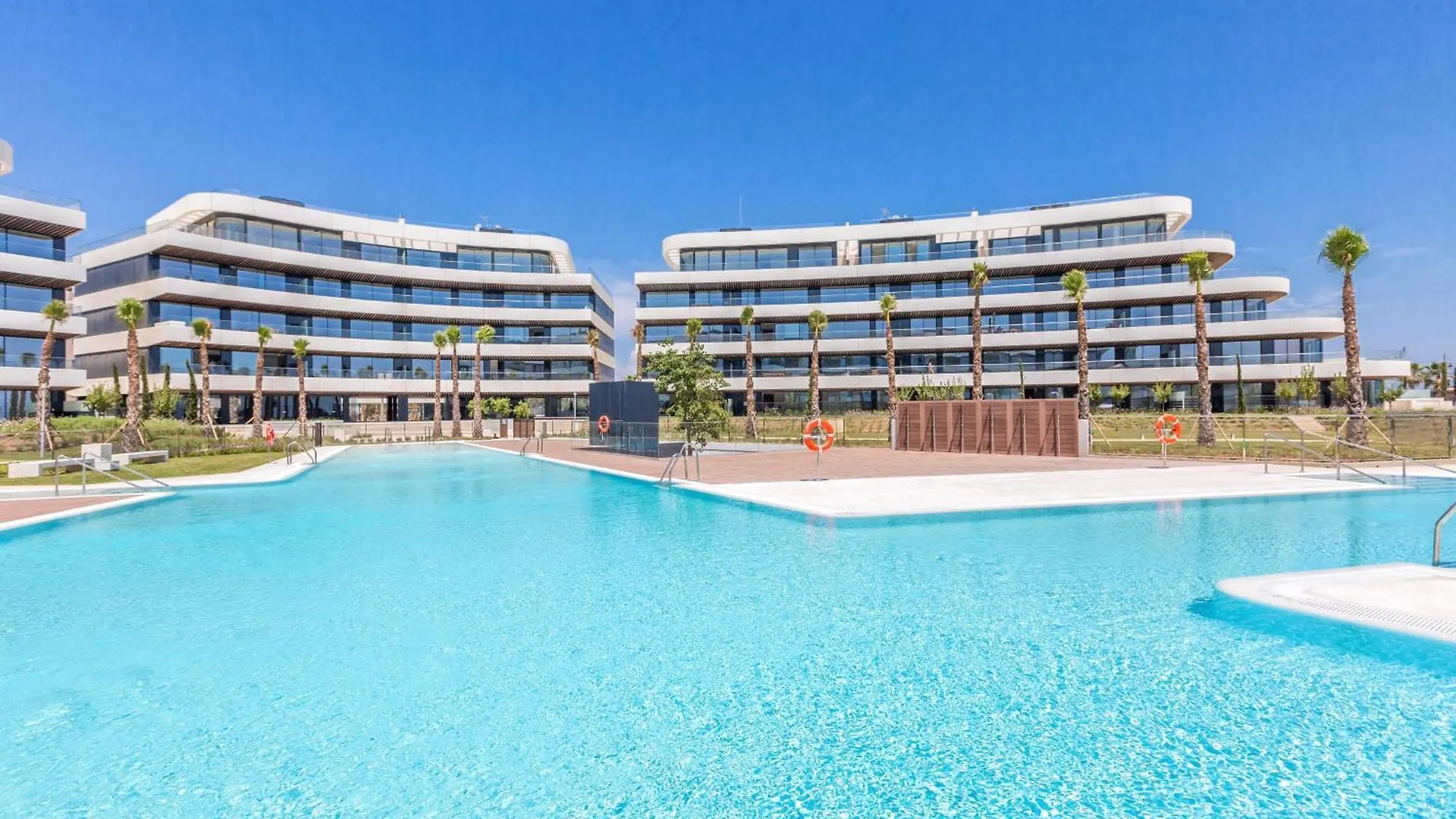 Vivi Homes - Dali Pool, Sauna, Gym & Sea View Torremolinos Apartment