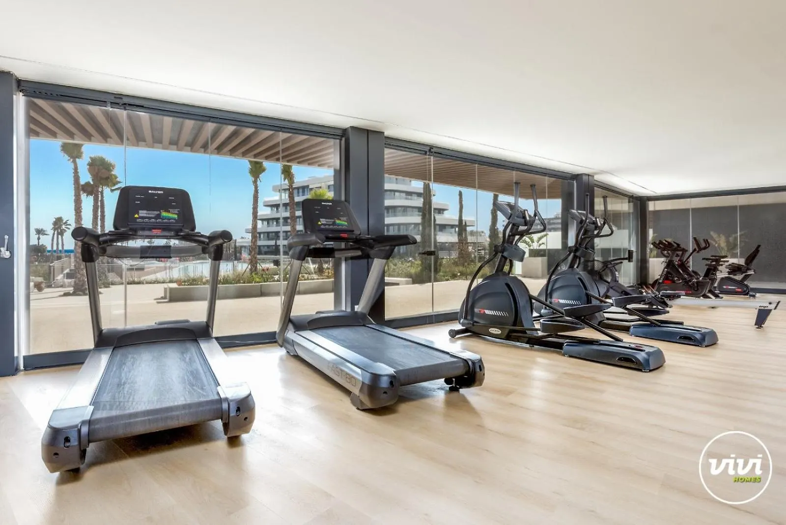 Vivi Homes - Dali Pool, Sauna, Gym & Sea View 토레몰리노스 아파트