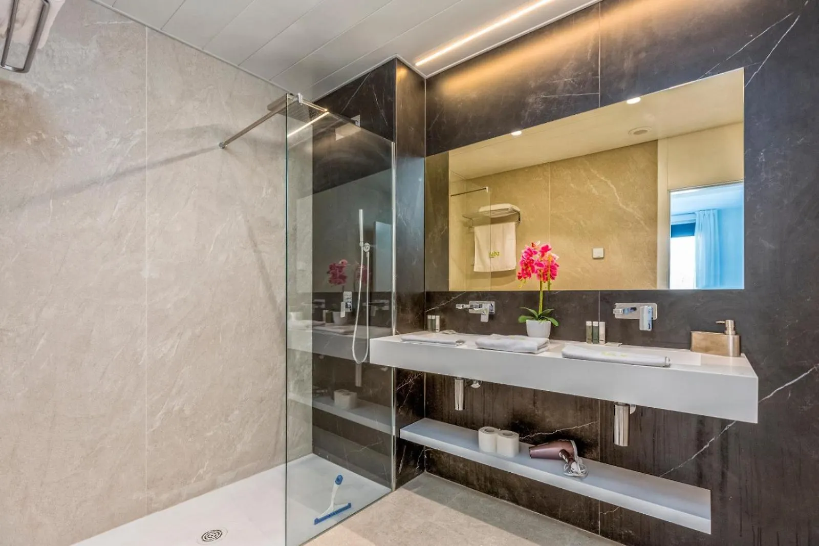 Vivi Homes - Dali Pool, Sauna, Gym & Sea View Torremolinos Apartment